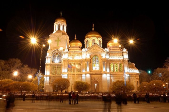 varna_cathedral_night.jpg