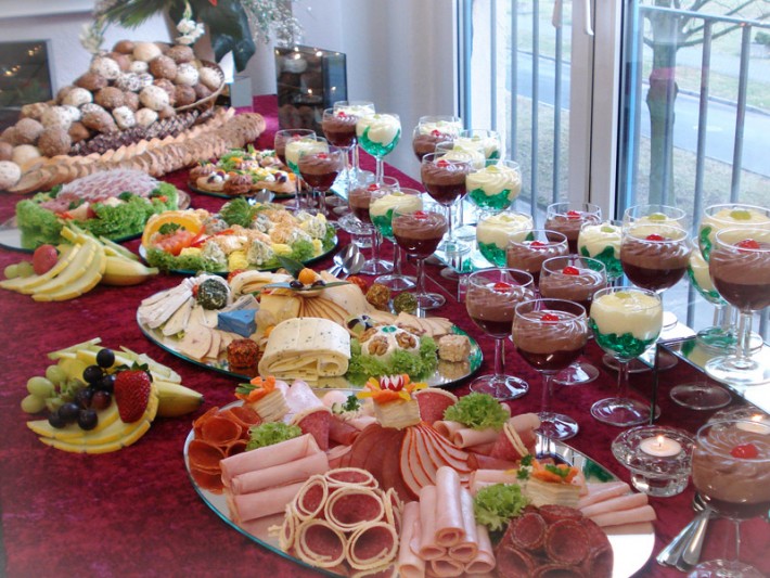 buffet1_1220877717.jpg