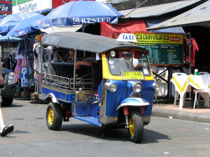 Tuk-tuk_-_Khao_San_Road_-_Bangkok_Thailand.jpg