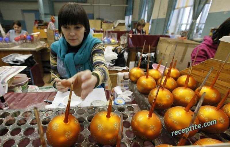 Снимки към Коледно-Новогодишни украси и трапези