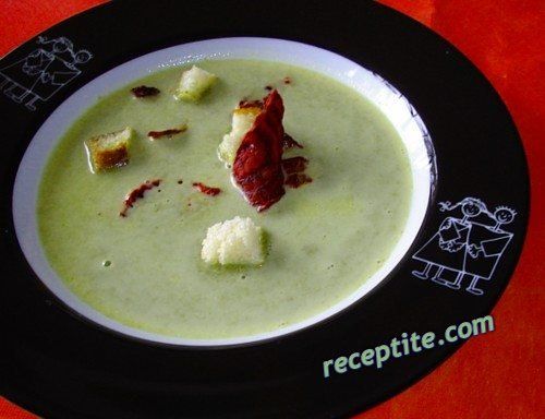 Снимки към Спаначена крем-супа с крутони