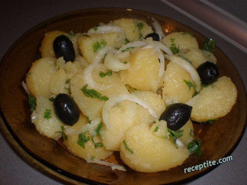 Снимки към Картофена салата с кромид лук