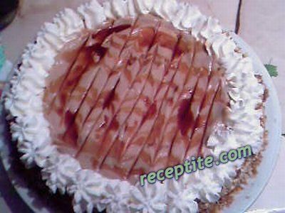 Снимки към Ягодова торта с готови блатове