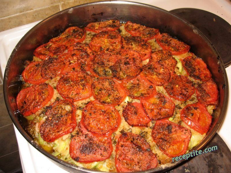 Снимки към Тиквички с лук и домати на фурна