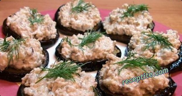 Снимки към Патладжани с орехи и майонеза