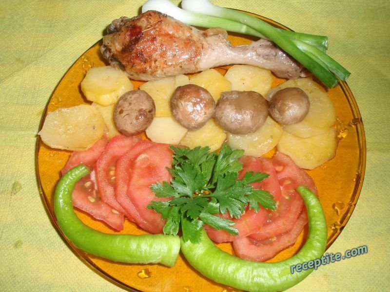 Снимки към Печено пиле с гъби и картофи