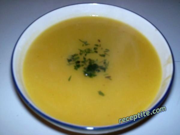 Снимки към Крем-супа с тиквички и праз