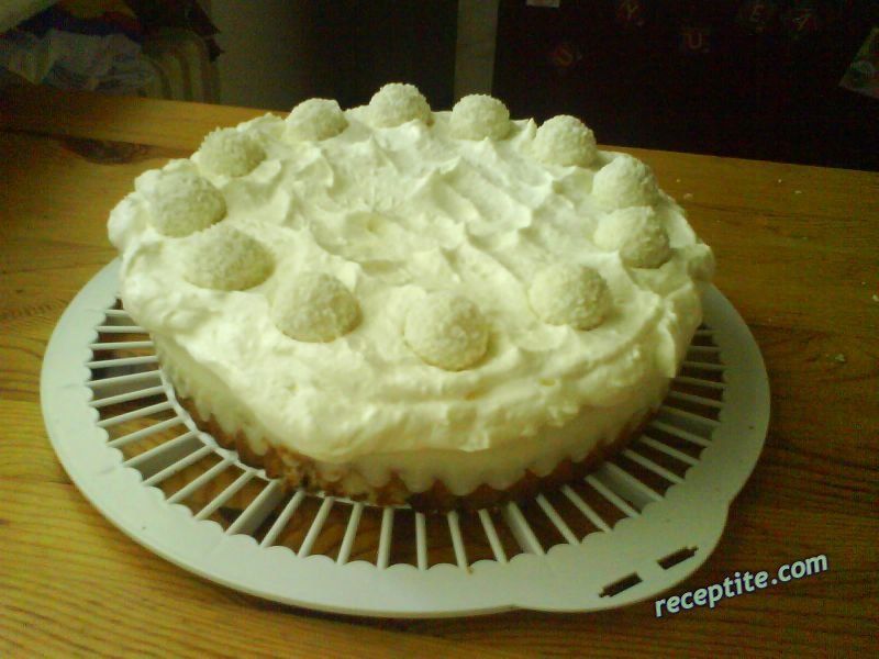 Снимки към Бяла кокосова торта