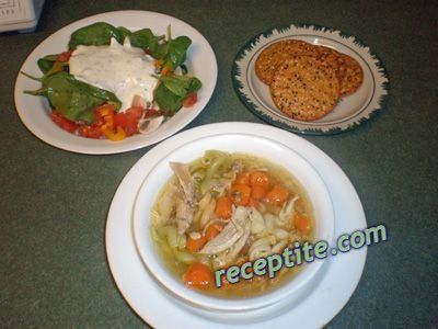 Снимки към Домашна пилешка супа с макарони