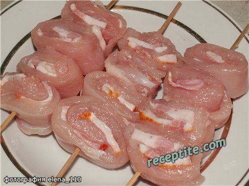 Снимки към Мариновани пилешки шишчета с бекон