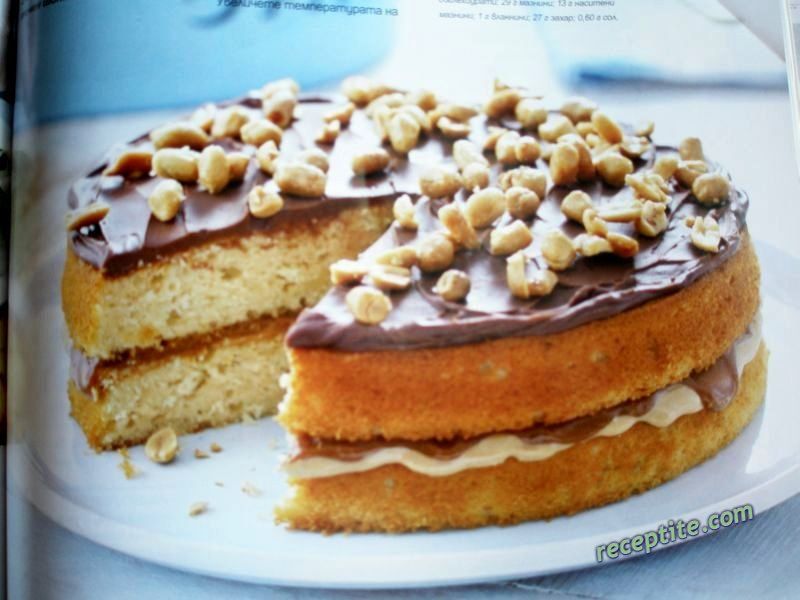 Снимки към Маслена торта с фъстъци