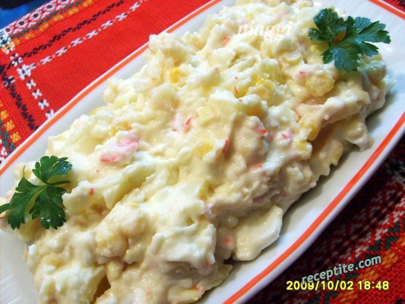 Снимки към Салата с картофи и ролца от раци