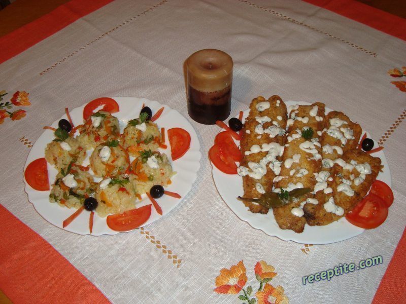 Снимки към Панирана херинга и ориз със зеленчуци