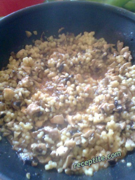 Снимки към Пълнени чушки с кус-кус