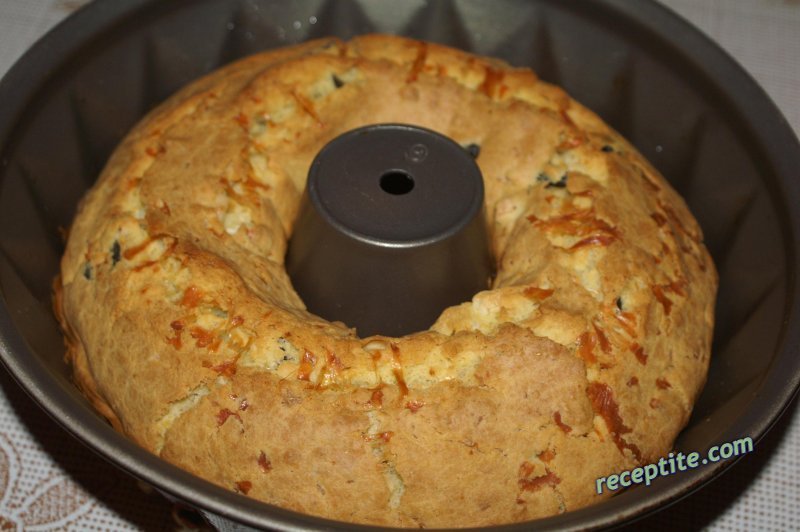 Снимки към Царевичен кекс с червени чушки