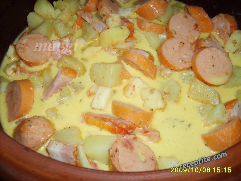 Снимки към Наденица с картофи и мляко