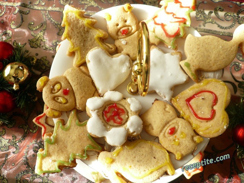 Снимки към Коледни бисквитки с кралска глазура