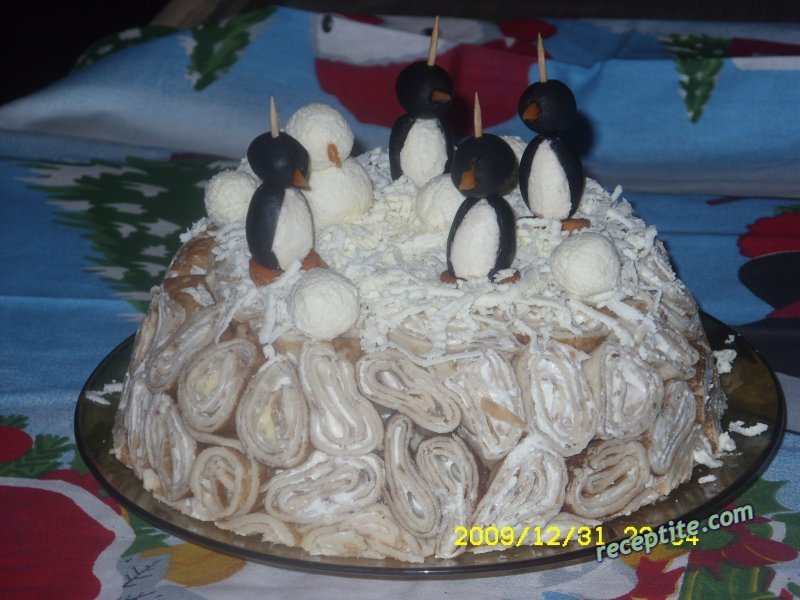 Снимки към Солена палачинкова торта Охлювчета