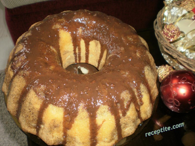 Снимки към Какаов кекс с глазура
