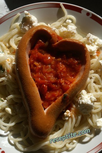 Снимки към Макаронени изделия с доматен сос и колбас
