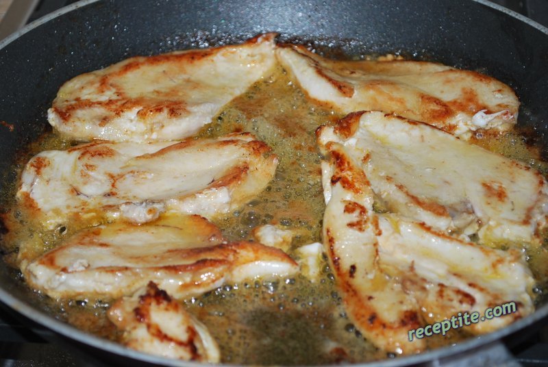 Снимки към Пилешки филенца с къри, сметана и ябълка