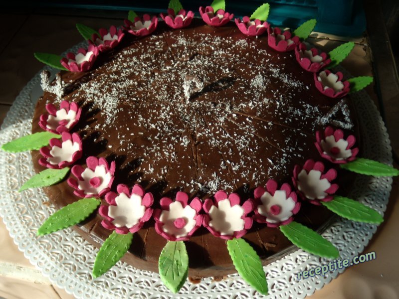 Снимки към Шоколадов сладкиш с майонеза