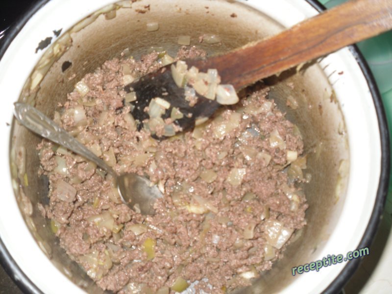 Снимки към Пелмени с месо и гъби