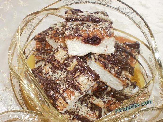 Снимки към Пастички със сладко от череши