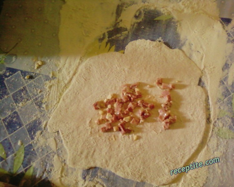 Снимки към Кашкавалки със сирене и салам