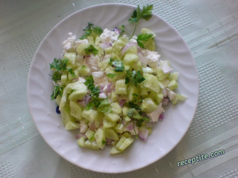 Снимки към Салата от краставица и сирене