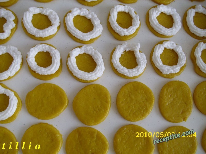 Снимки към Сладки с конфитюр