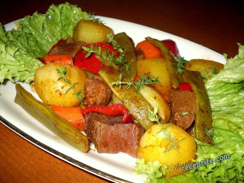 Снимки към Говеждо с картофи и зелен фасул