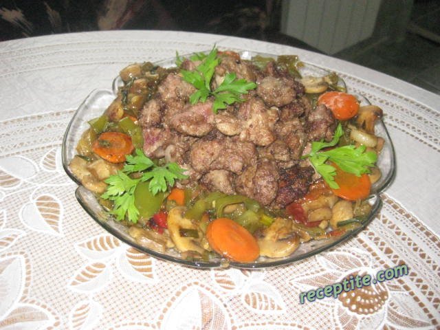 Снимки към Пилешки дробчета с гъби и зеленчуци