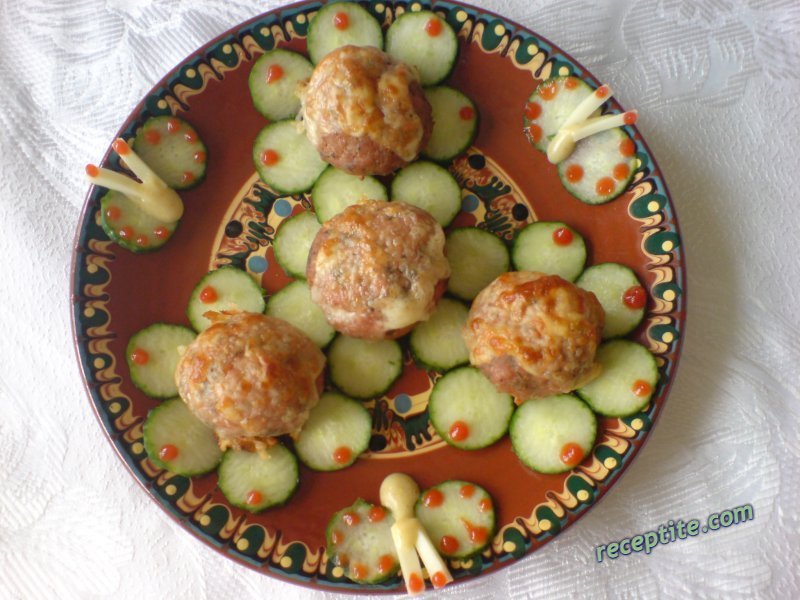 Снимки към Пълнени кюфтета с картофи