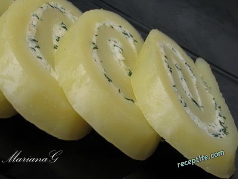 Снимки към Кашкавалено руло с крема сирене