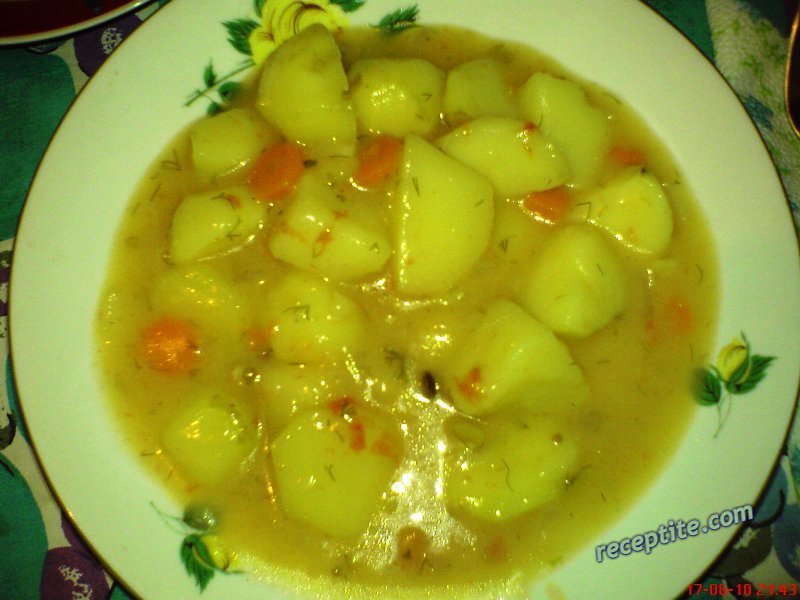 Снимки към Задушени пресни картофки със зеленчуци