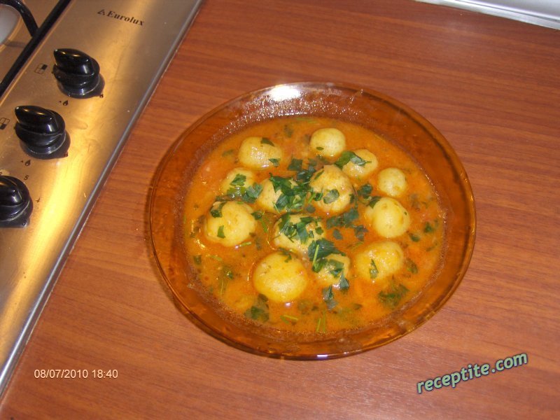 Снимки към Яхния от пресни картофи