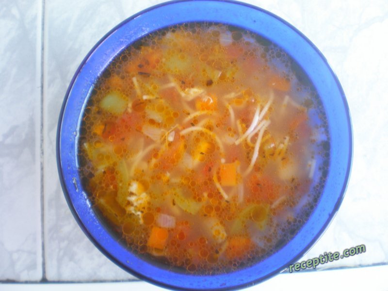 Снимки към Пилешка супа а ла Мемка