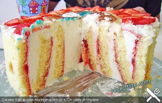 Снимки към Вита торта с извара и плодове