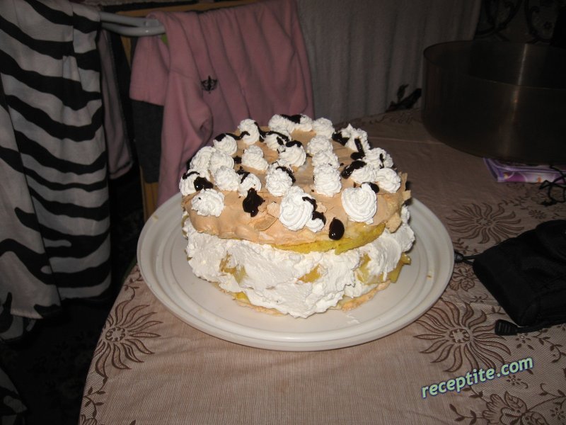 Снимки към Торта с ябълкова плънка