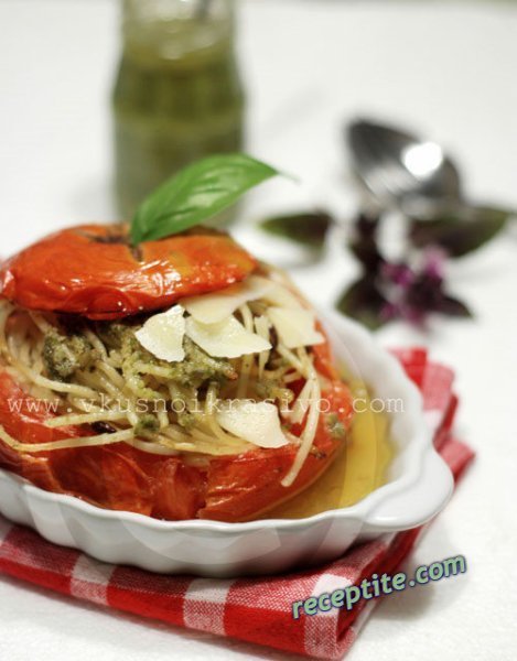 Снимки към Спагети с песто в домат