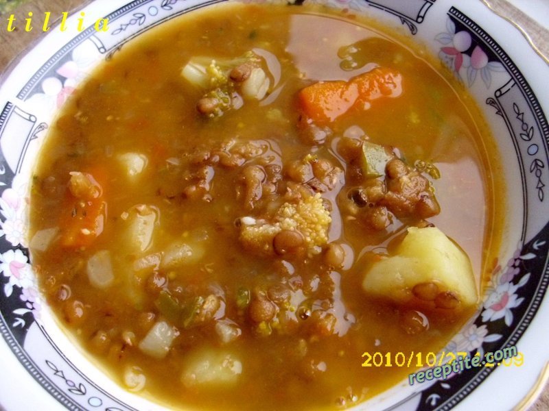 Снимки към Супа от леща, картофи и броколи