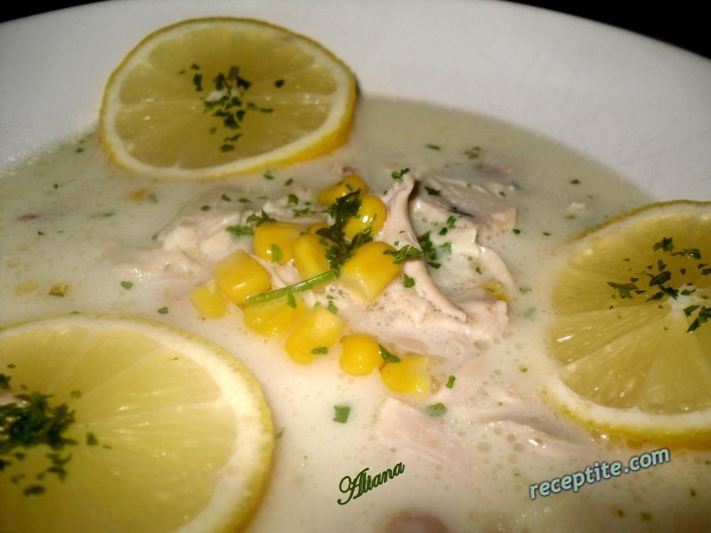 Снимки към Пилешка супа с царевица