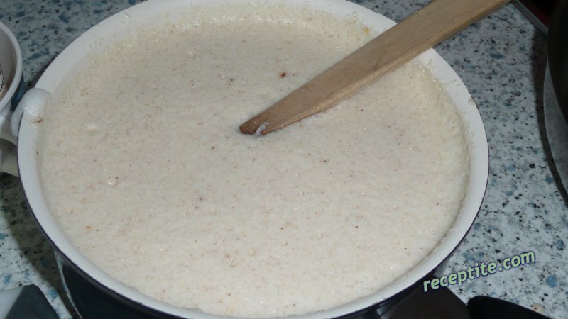 Снимки към Козуначена торта с два крема