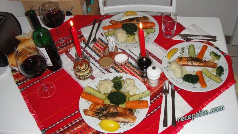 Снимки към Пържена сьомга със зеленчуци