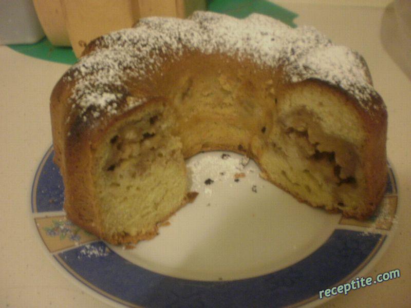 Снимки към Сладкиш с ябълки в средата