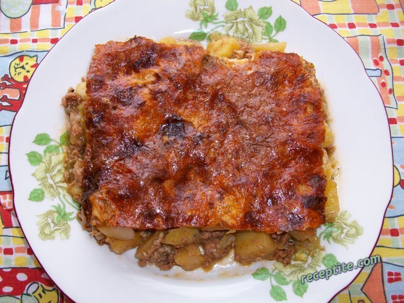 Снимки към Мусака с лютеница