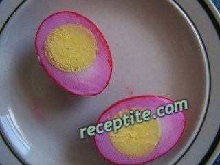 Снимки към Мариновани яйца с червено цвекло