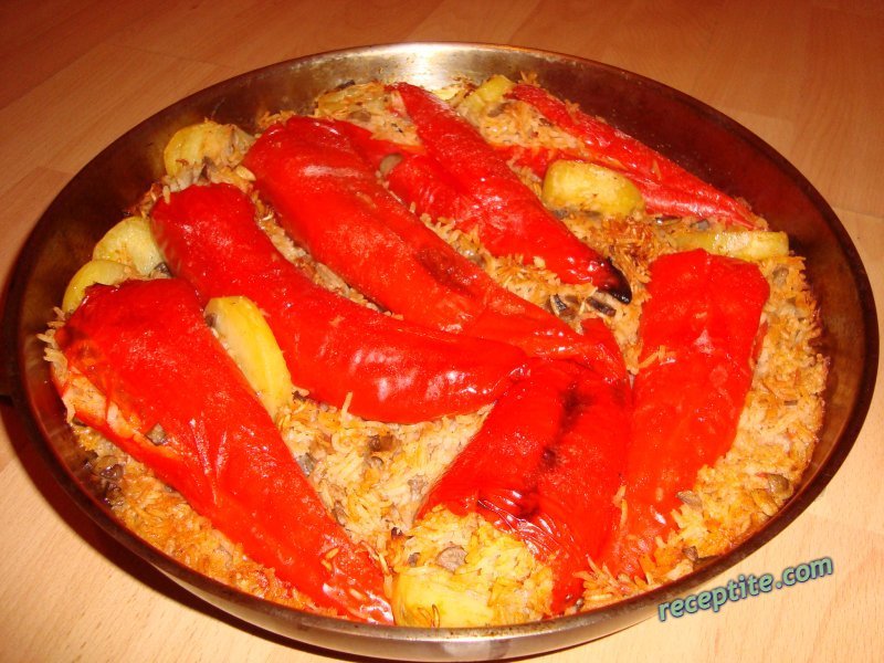 Снимки към Пълнени чушки с ориз и гъби