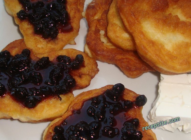 Снимки към Чудните мекици на Петя